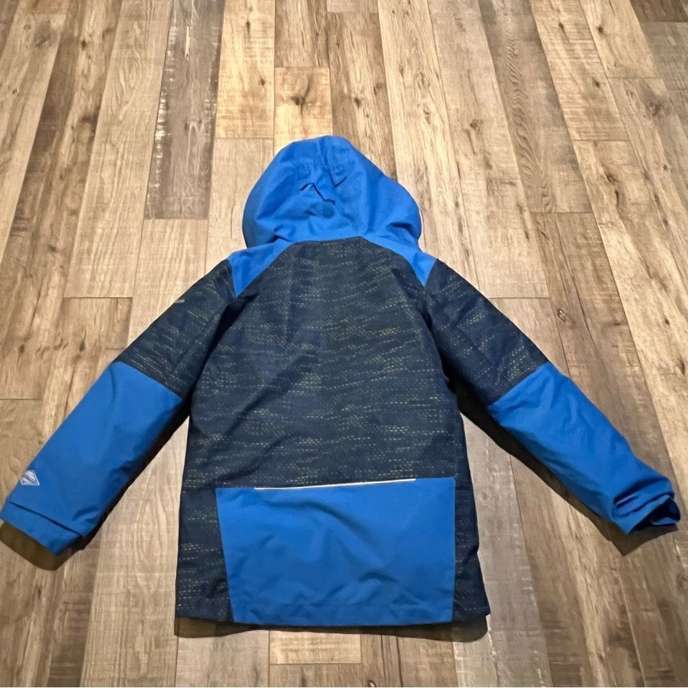 Sold! Columbia Boys Sz M
Visit
(10/12) Blue Omni Heat Shield.. - Picture 2 of 8